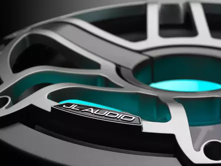 M6 10" merisubwoofer, Sport Gunmetal/Titanium, 4 ohm, RGB - JL Audio Marine Subbarit - 010-03087-00 - 1